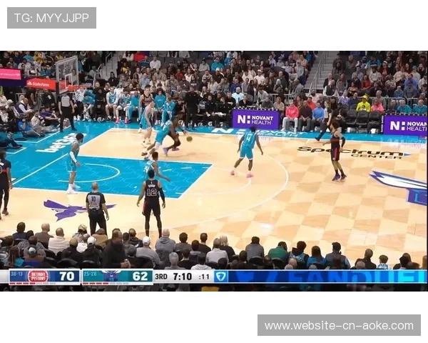 活塞与黄蜂比赛中爆发大规模斗殴,斯图尔特等四名球员遭驱逐并面临禁赛 活塞与黄蜂比赛中爆发大规模斗殴,斯图尔特等四名球员遭驱逐并面临禁赛